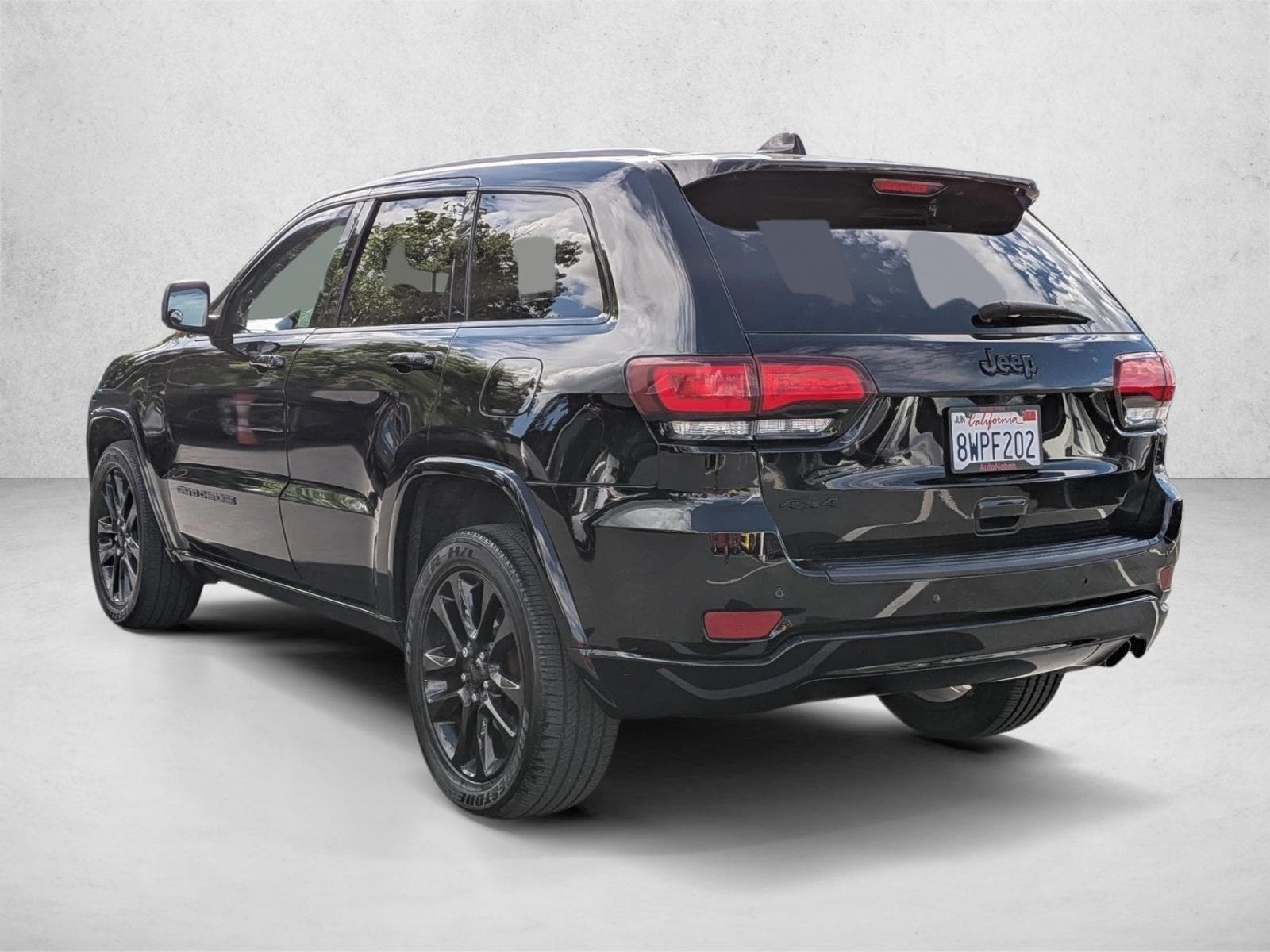 2021 Jeep Grand Cherokee Laredo X photo 3
