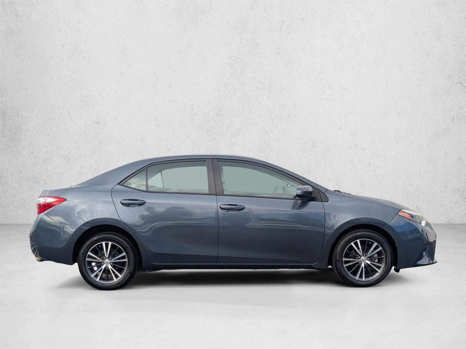 2016 Toyota Corolla LE Plus photo 4