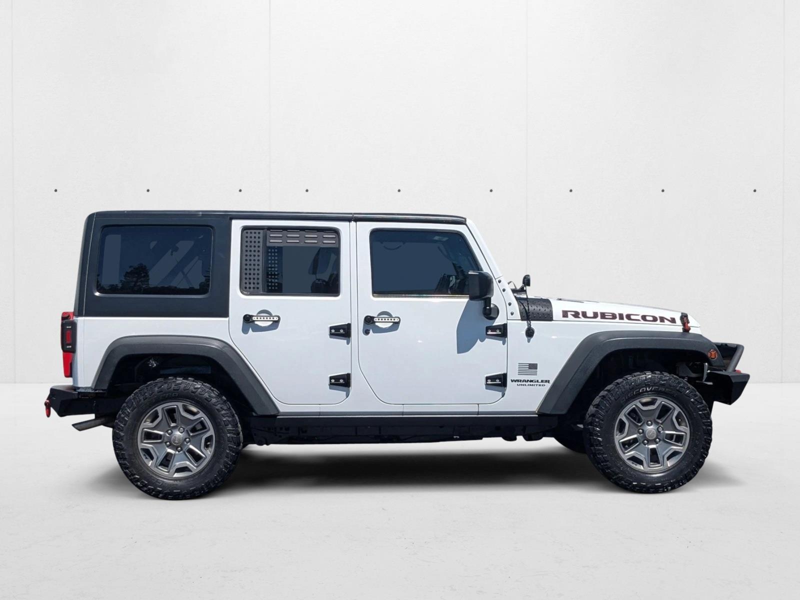 2015 Jeep Wrangler Unlimited Rubicon photo 4
