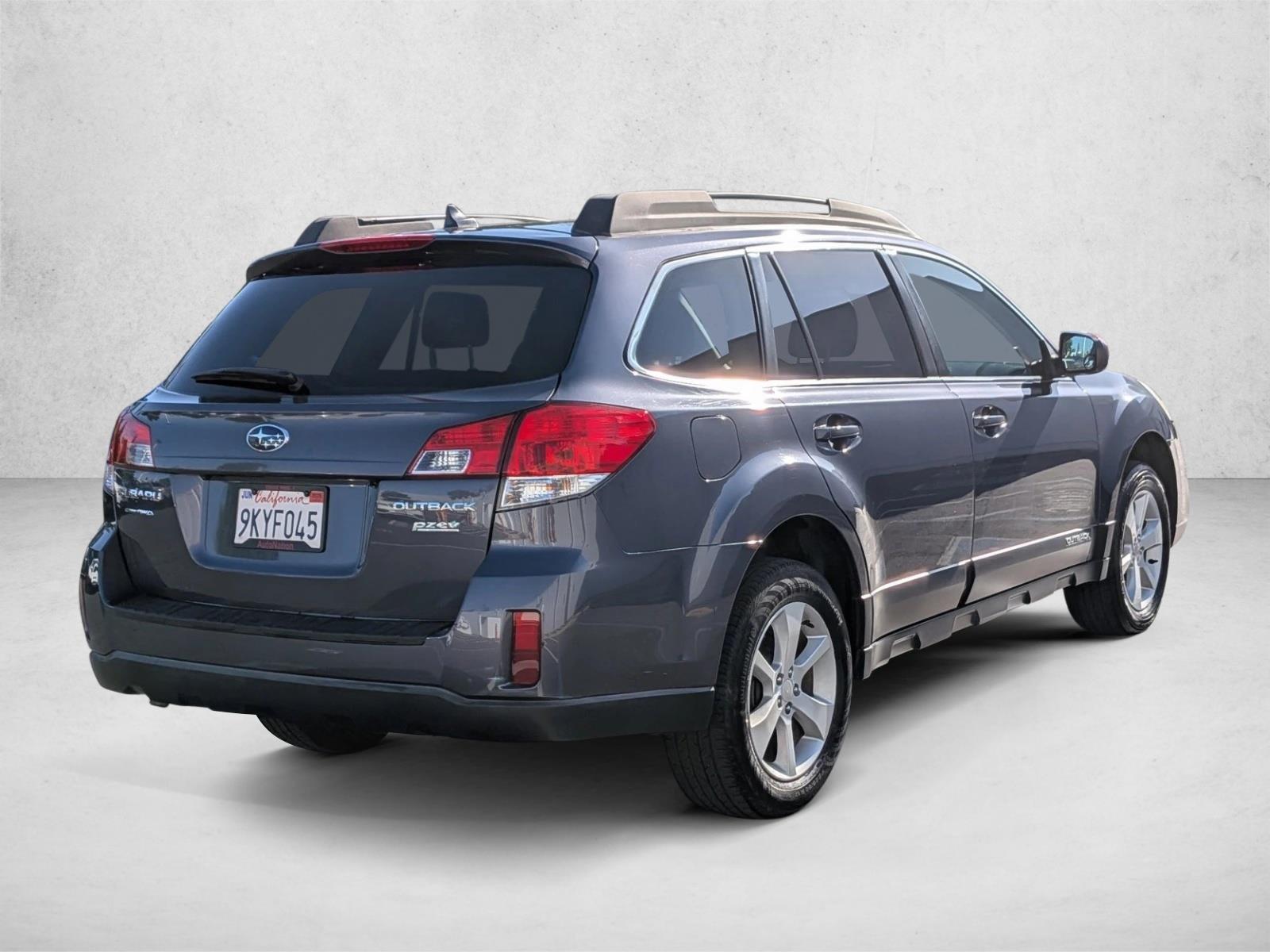 2014 Subaru Outback 2.5i Premium photo 5