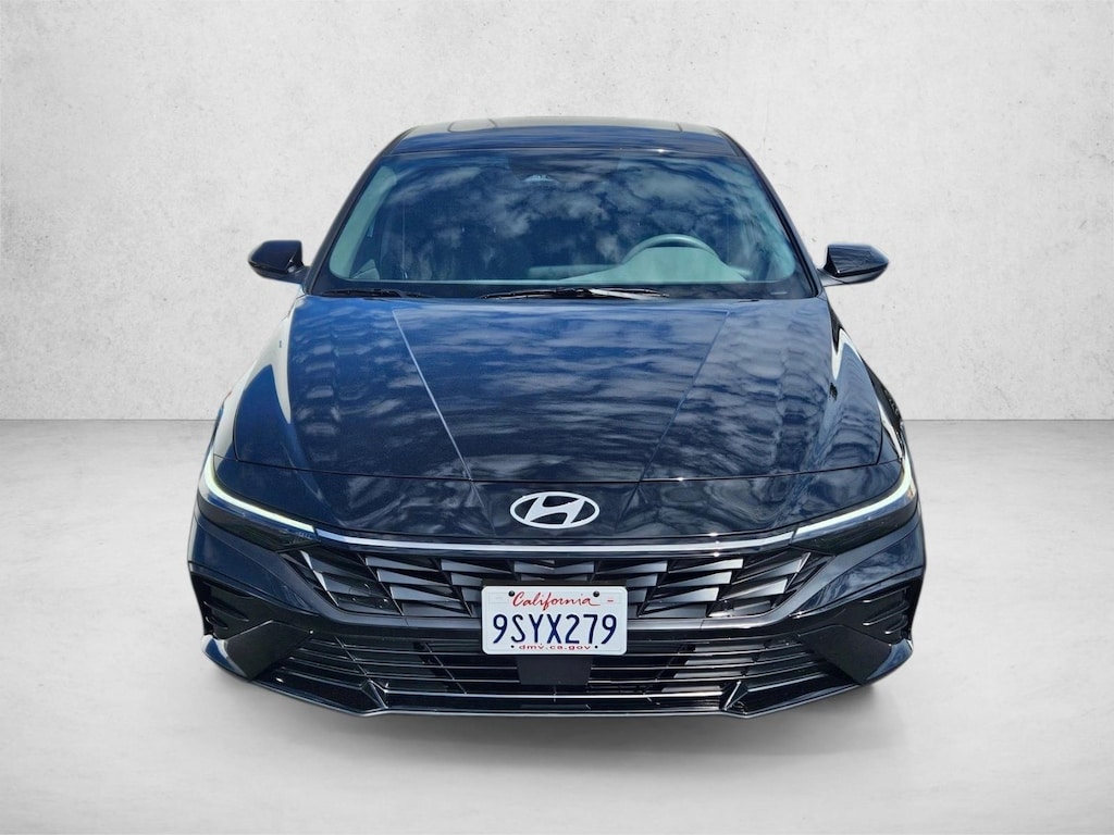 Used 2025 Hyundai Elantra SEL Convenience Sedan