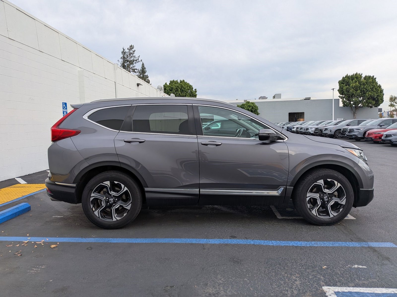 2018 Honda CR-V Touring photo 4