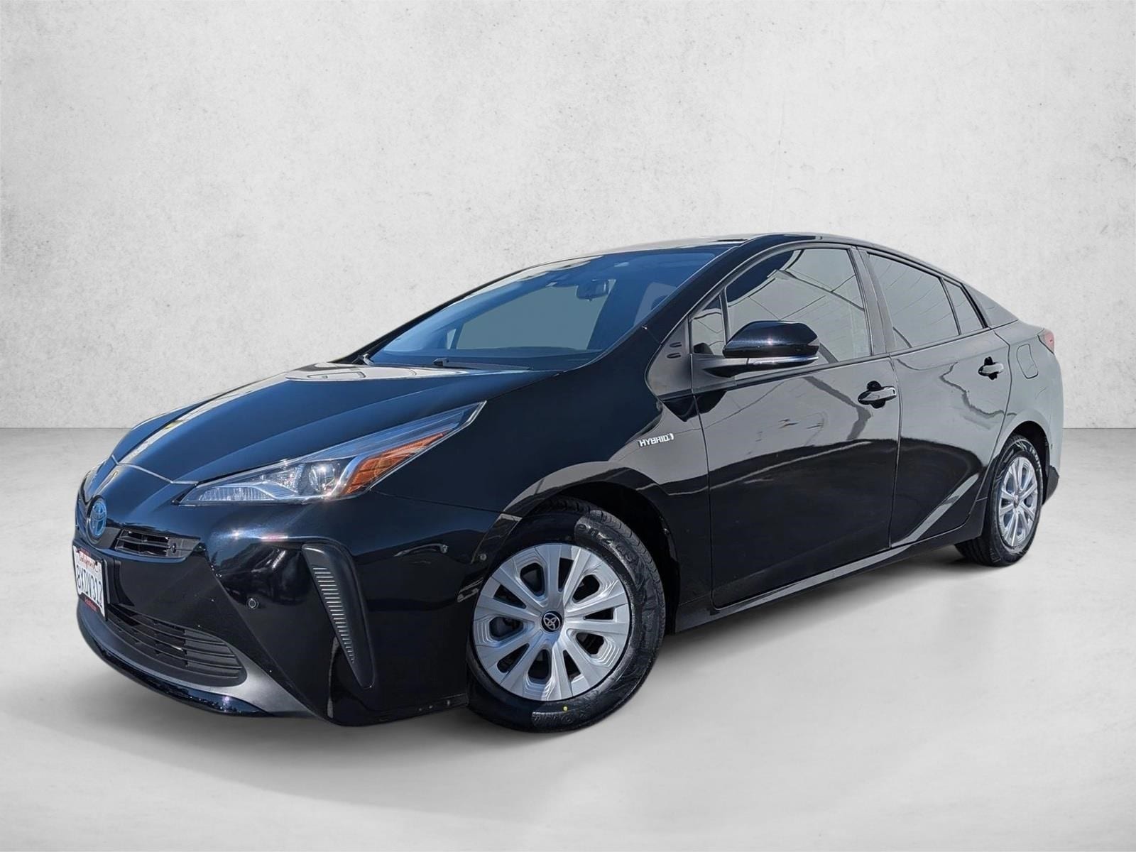 2022 Toyota Prius L Eco's photo