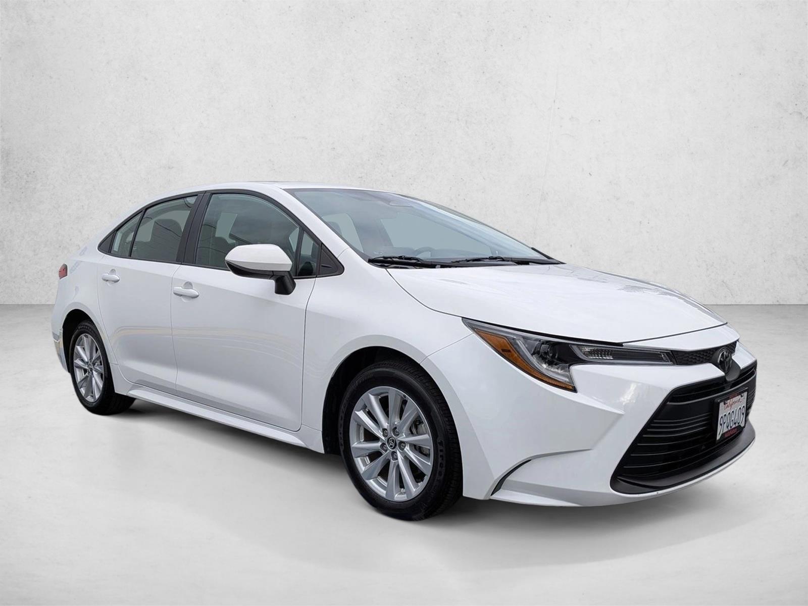 2024 Toyota Corolla LE photo 3
