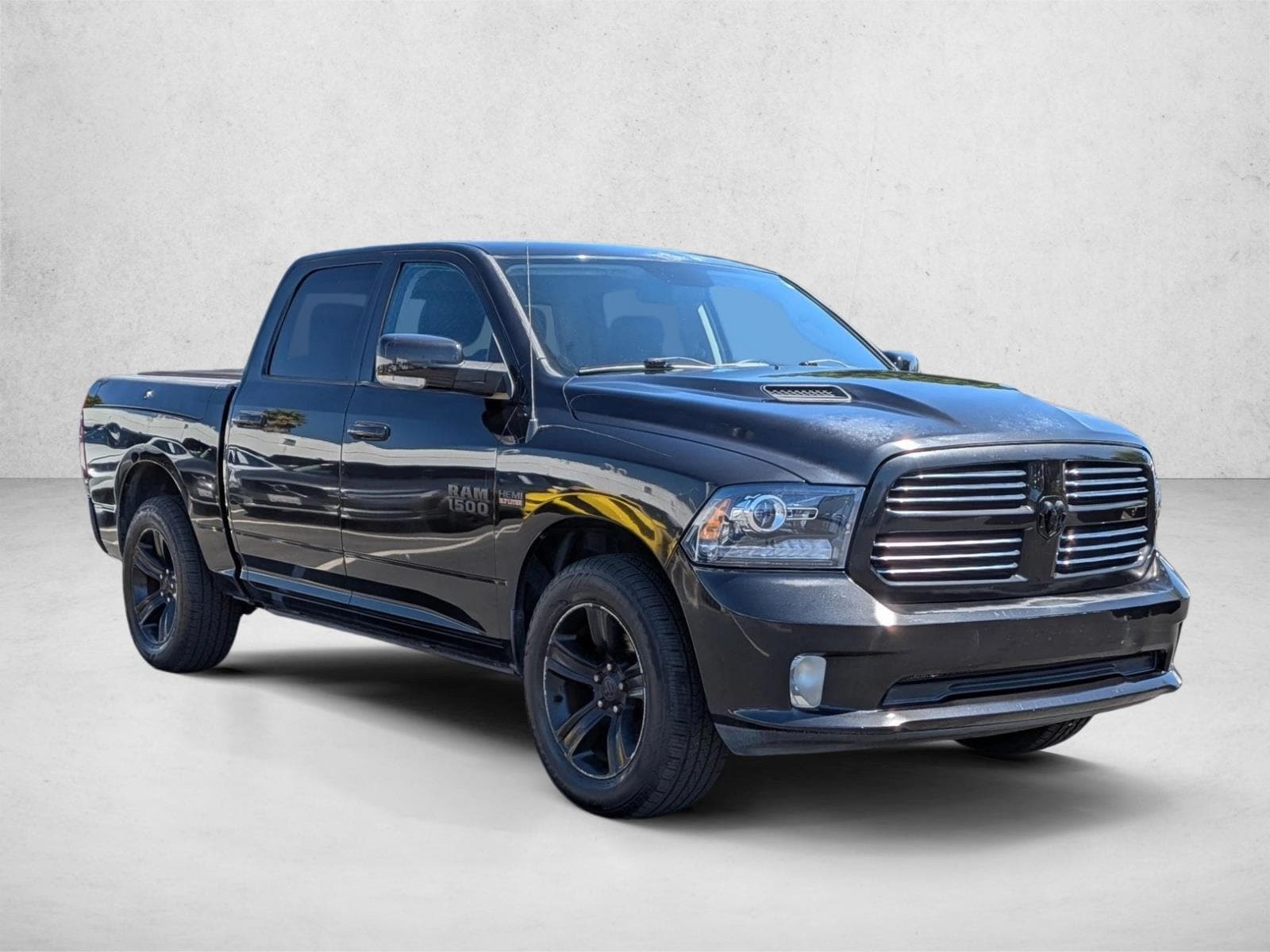2016 Ram 1500 Sport photo 3