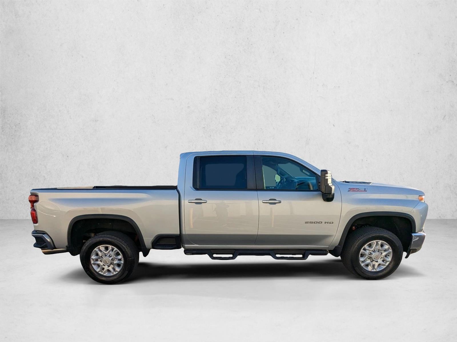 2021 Chevrolet Silverado 2500HD LT photo 4