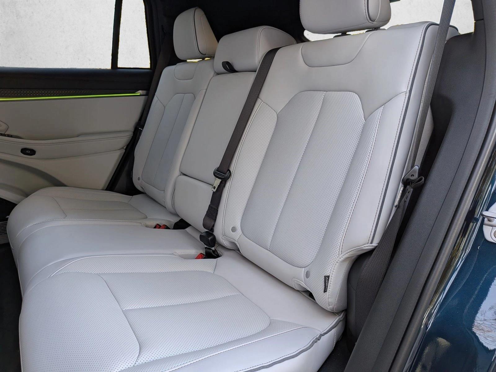 2025 Jeep Wagoneer S Limited - Photo 17