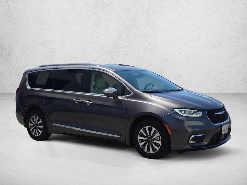 Used 2021 Chrysler Pacifica Hybrid Limited Mini-van Passenger