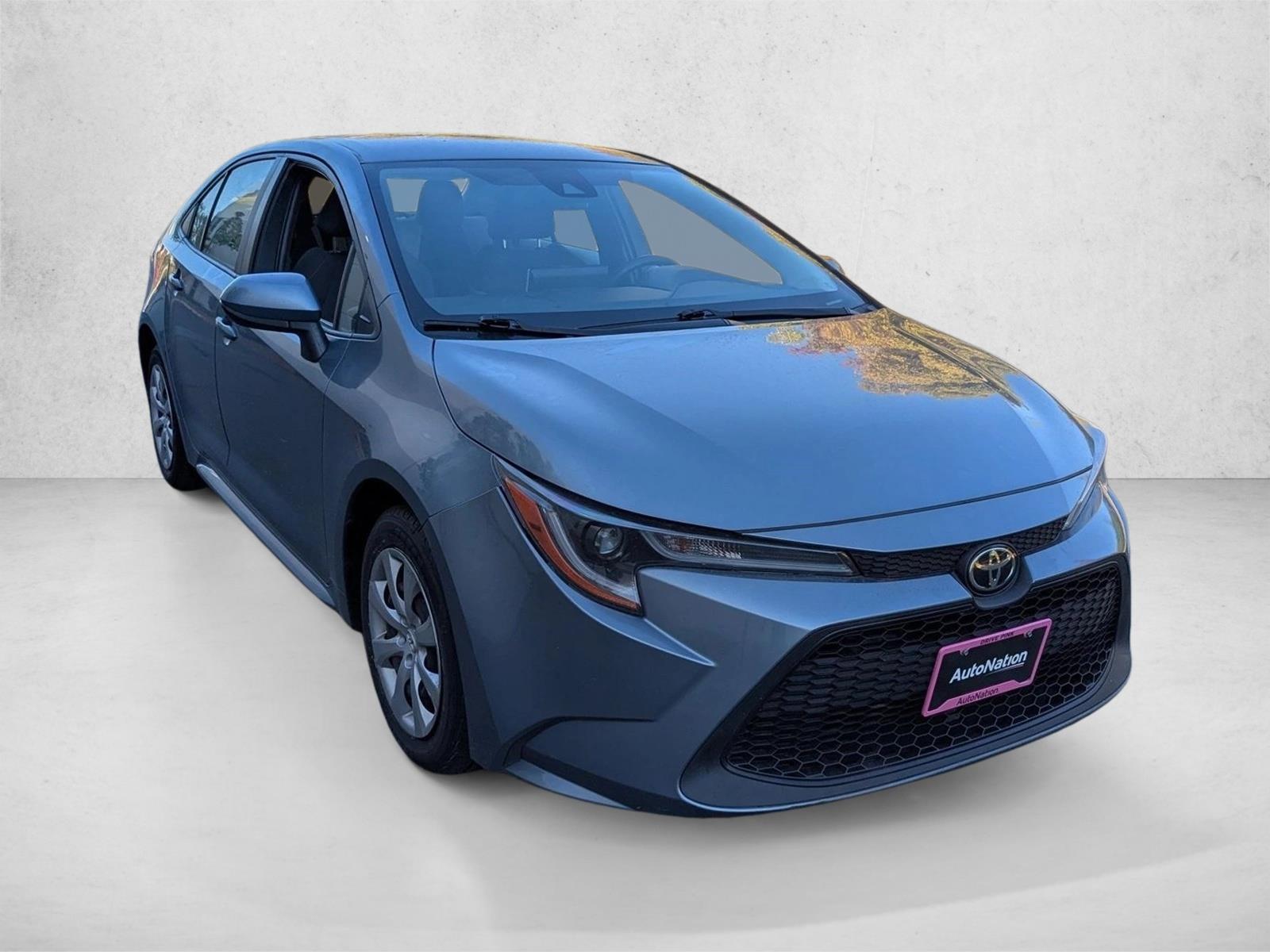 2021 Toyota Corolla LE photo 3