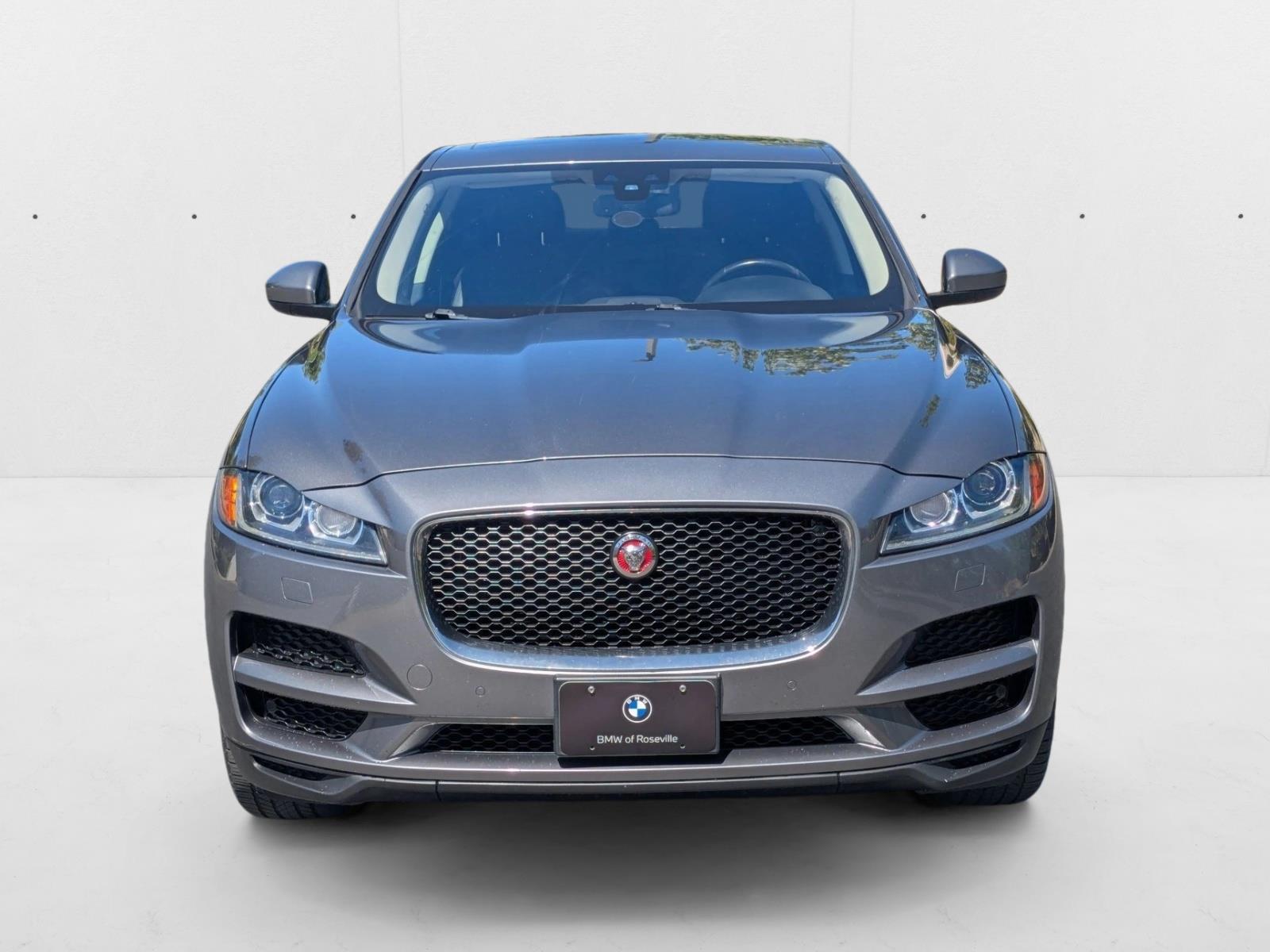 2017 Jaguar F-PACE Prestige photo 2