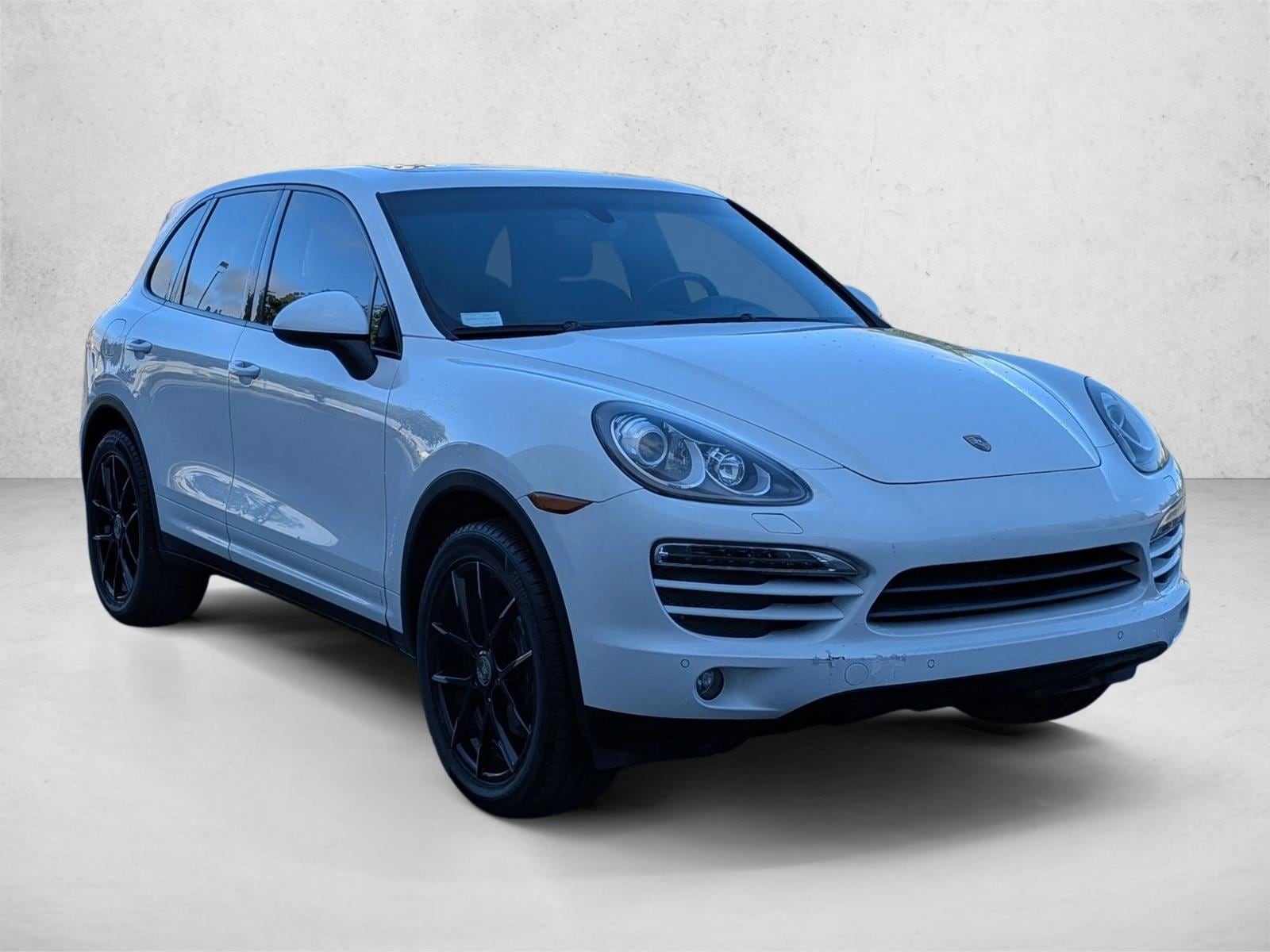 2013 Porsche Cayenne photo 2