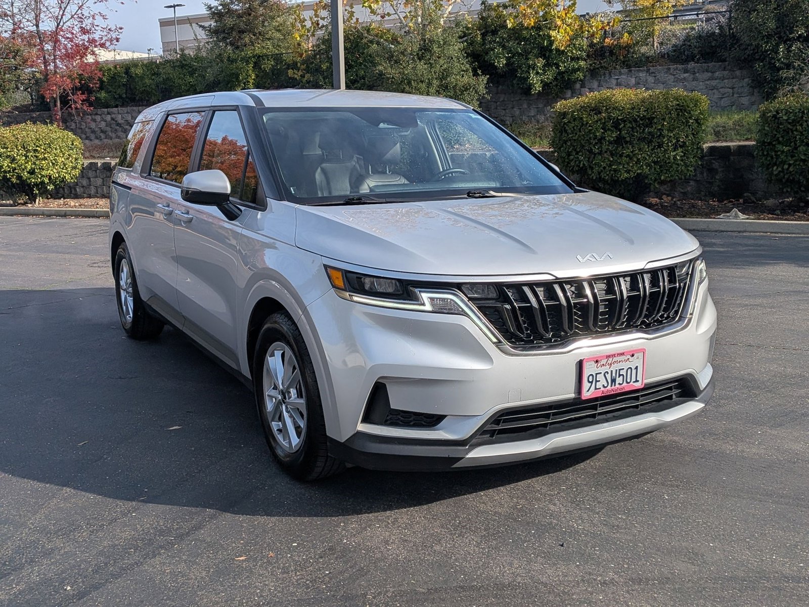 2023 Kia Carnival LX photo 3