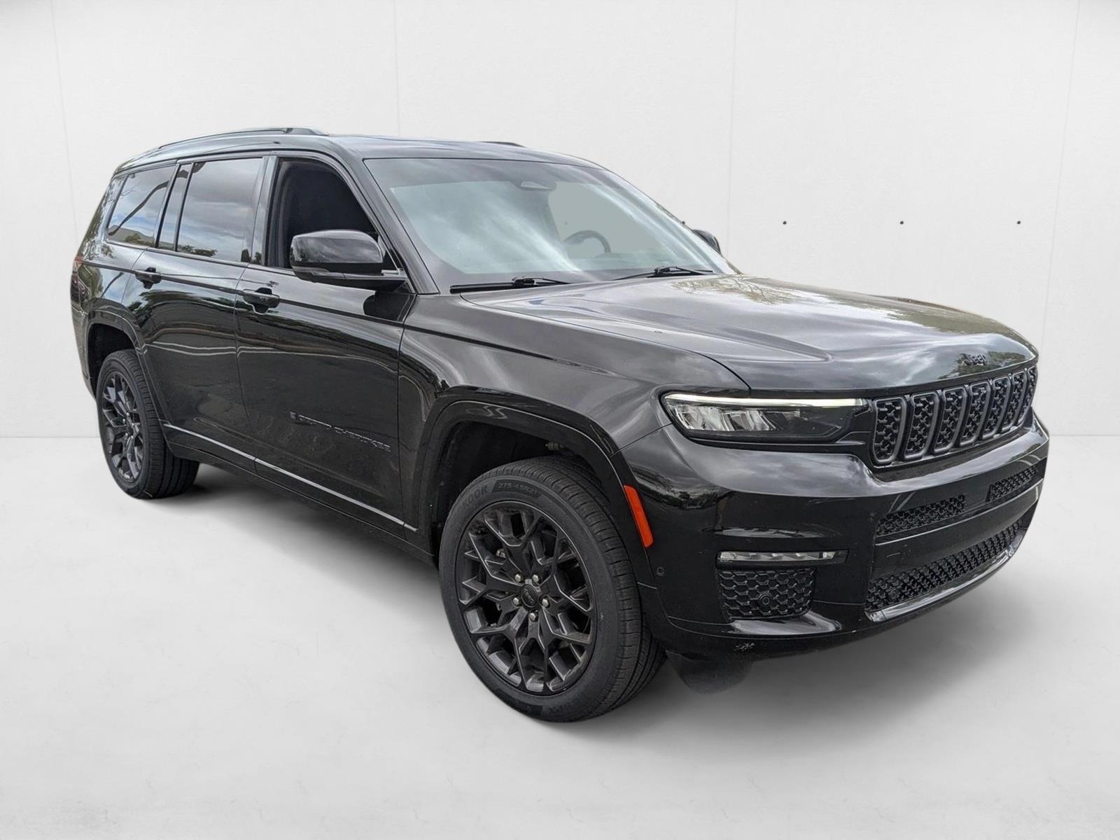 2023 Jeep Grand Cherokee L Summit Reserve photo 3