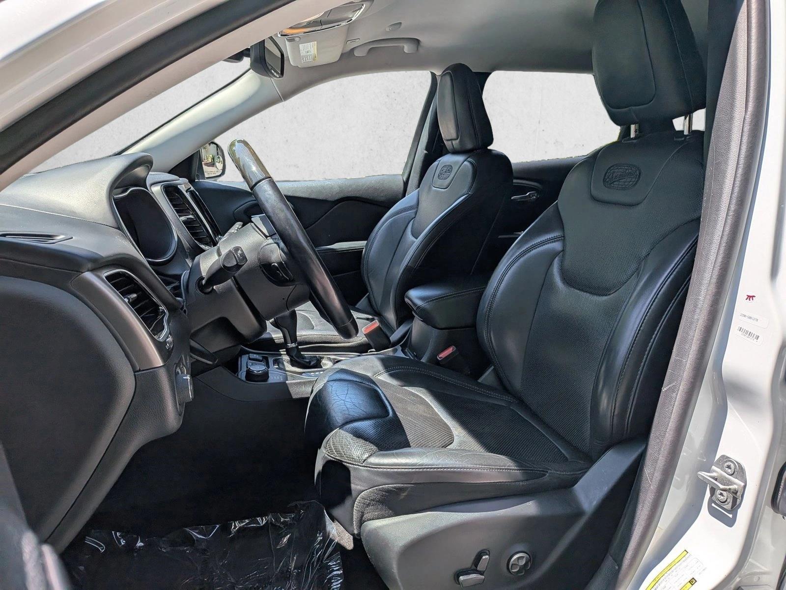 2019 Jeep Cherokee Overland - Photo 16