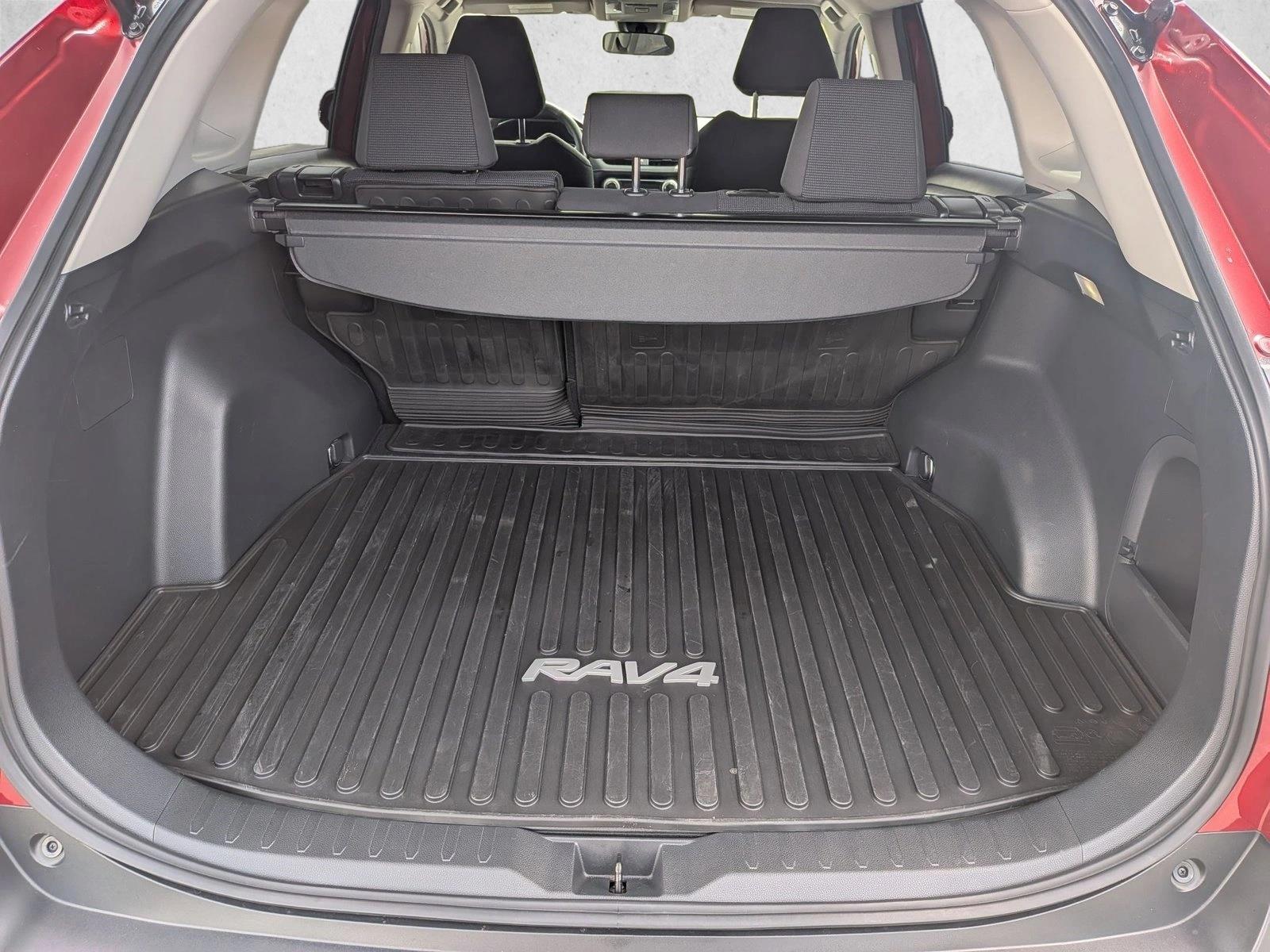 2023 Toyota RAV4 Hybrid LE photo 6