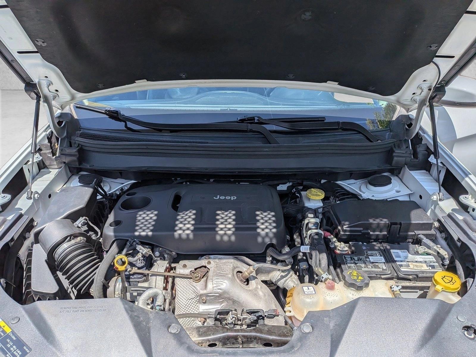 2019 Jeep Cherokee Overland - Photo 22
