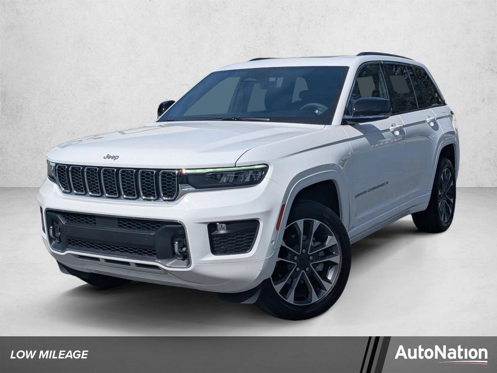 2025 Jeep Grand Cherokee Overland 4x4's photo