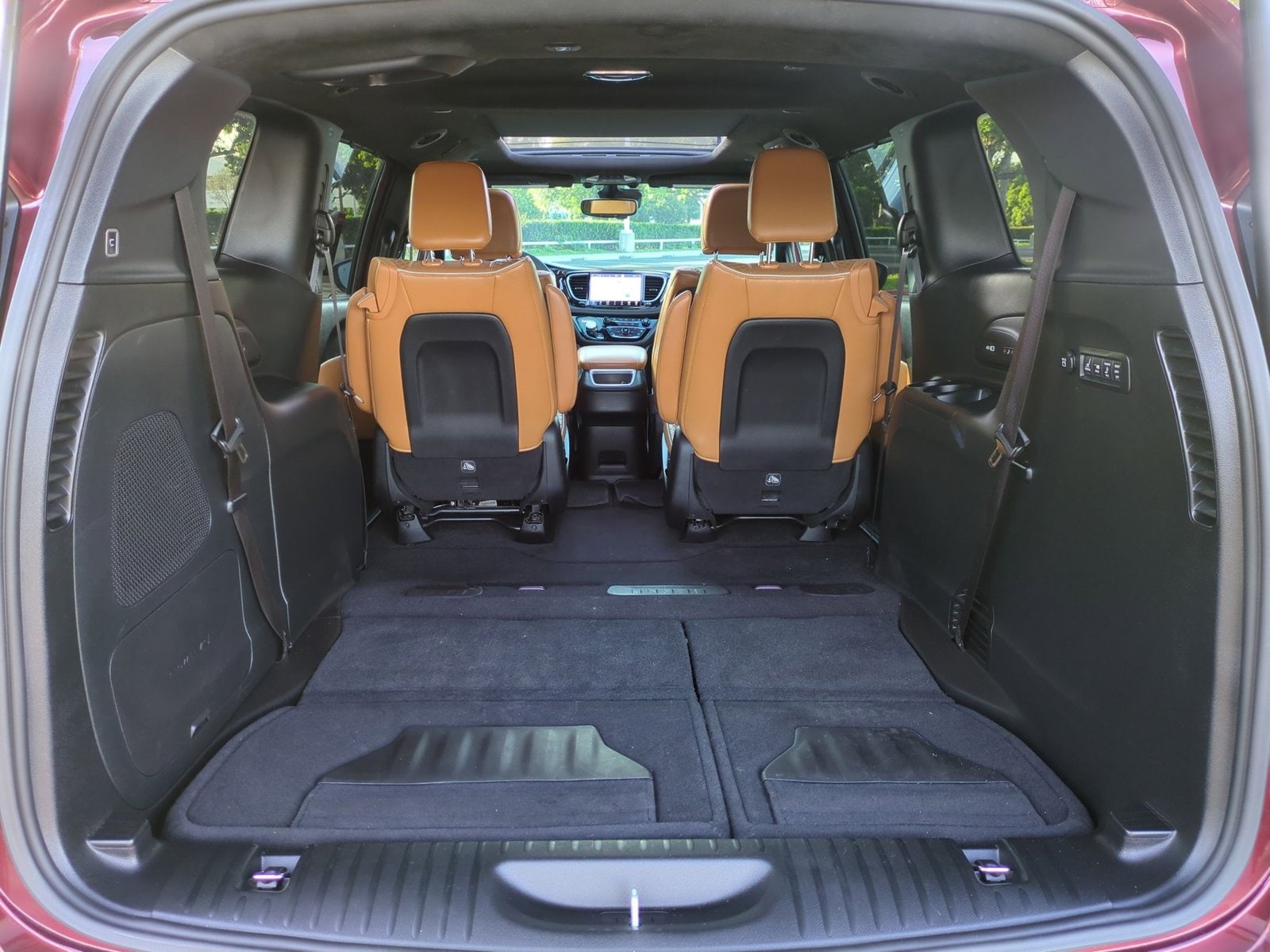 2023 Chrysler Pacifica Pinnacle photo 5