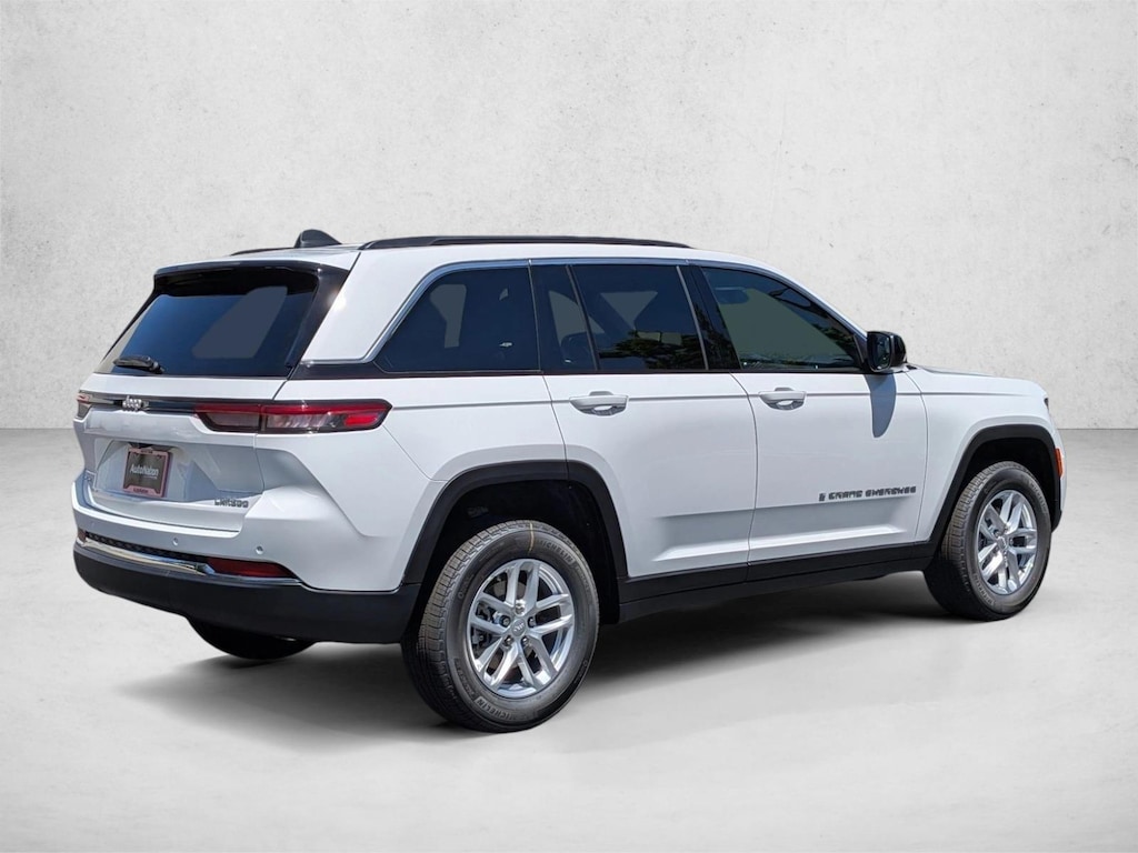 New 2026 Jeep Grand Cherokee Laredo X SUV