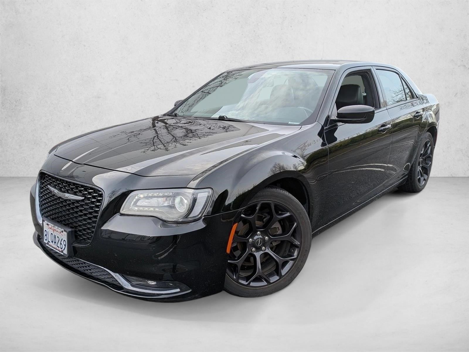 2019 Chrysler 300 S's photo