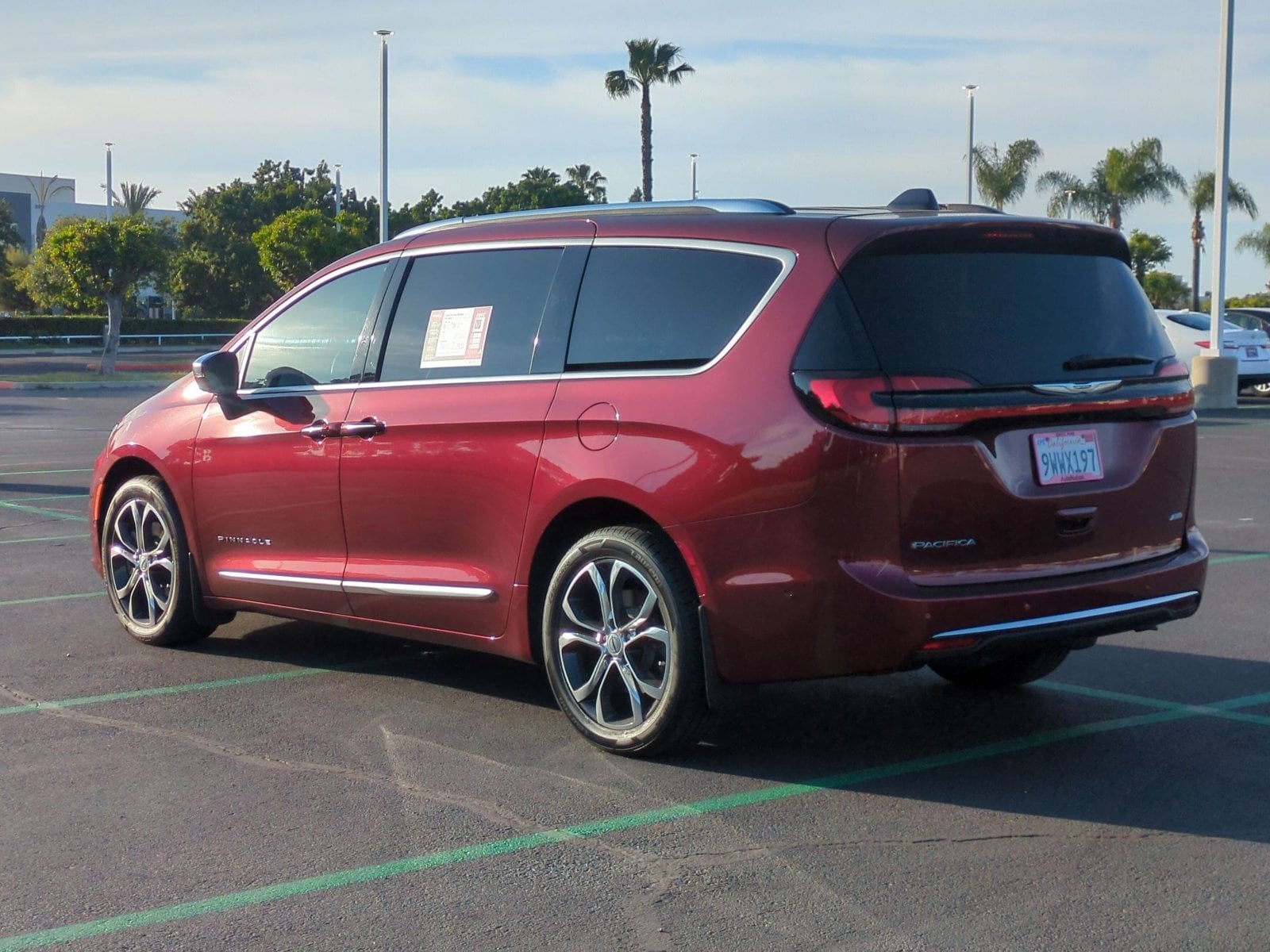 2023 Chrysler Pacifica Pinnacle photo 3