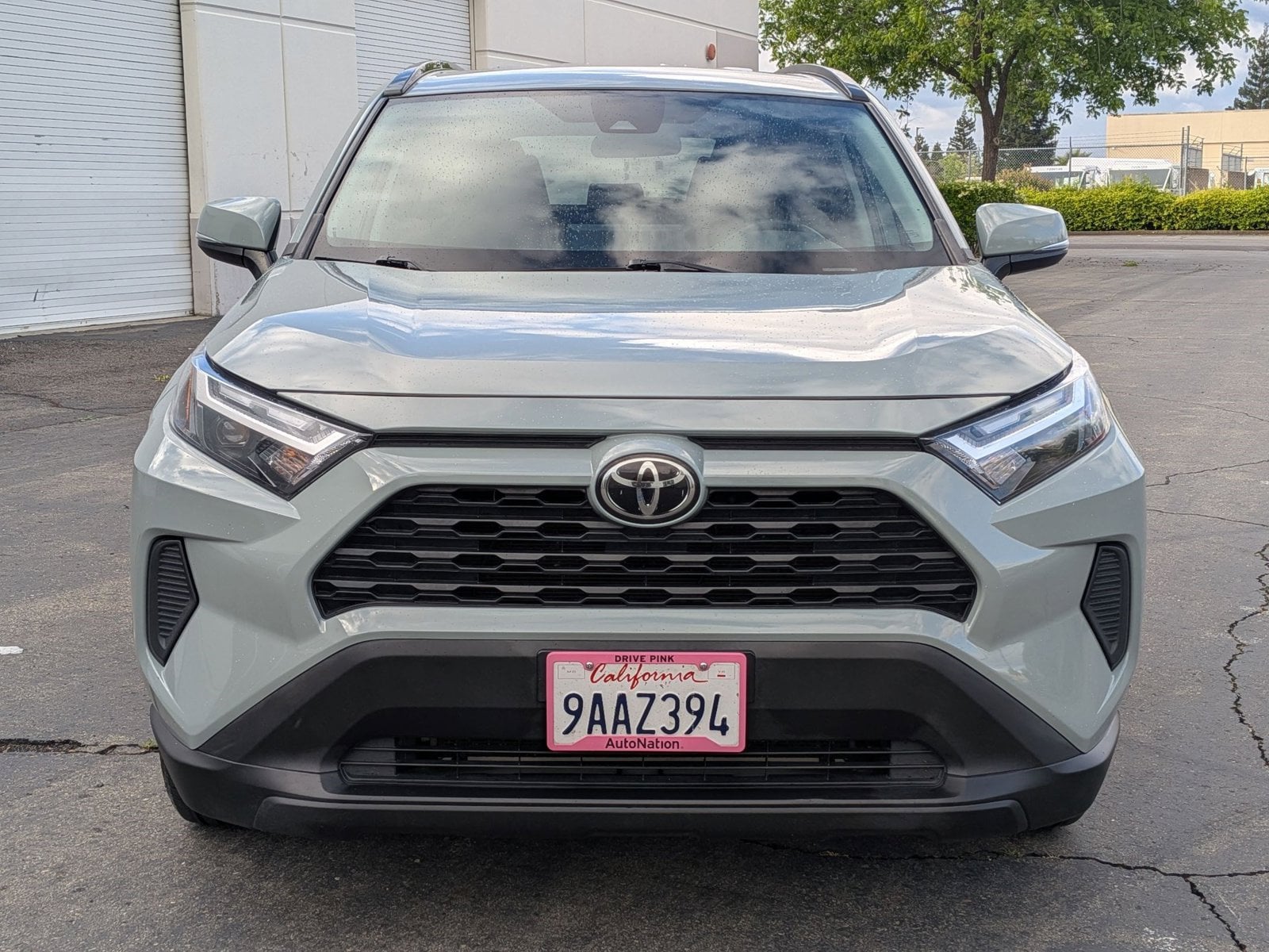 2022 Toyota RAV4 XLE photo 2
