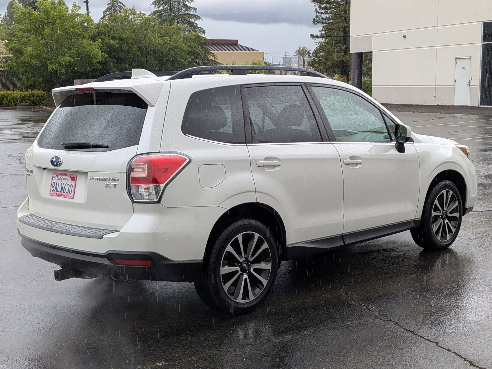 2017 Subaru Forester Premium photo 5