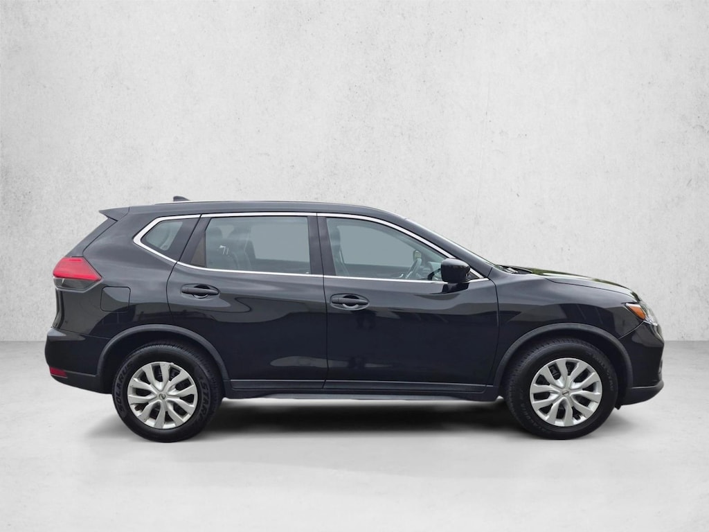 Used 2017 Nissan Rogue S Sport Utility