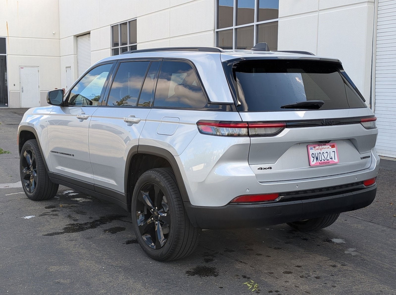 2025 Jeep Grand Cherokee Limited photo 3