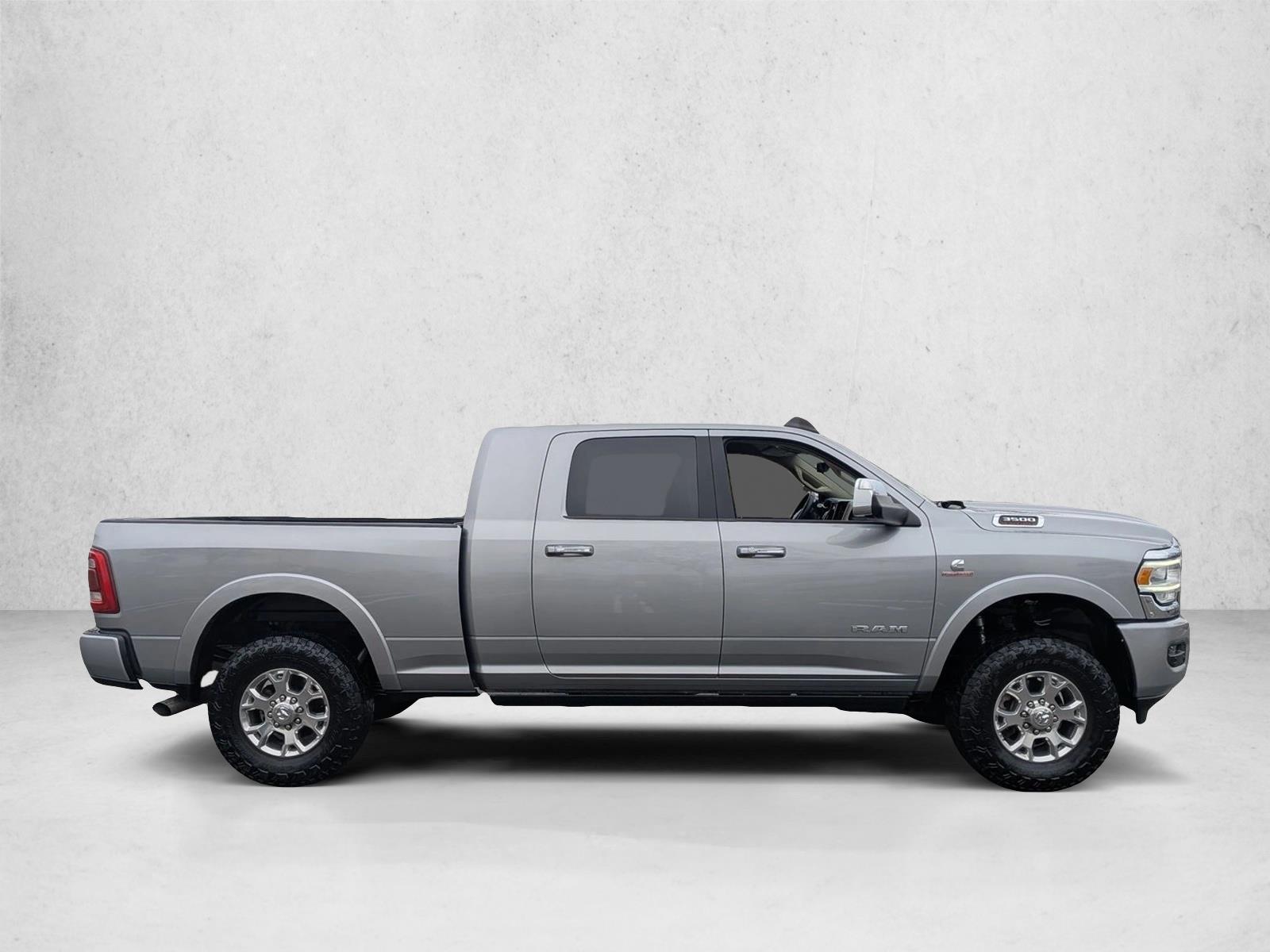 2022 Ram 3500 Laramie photo 4