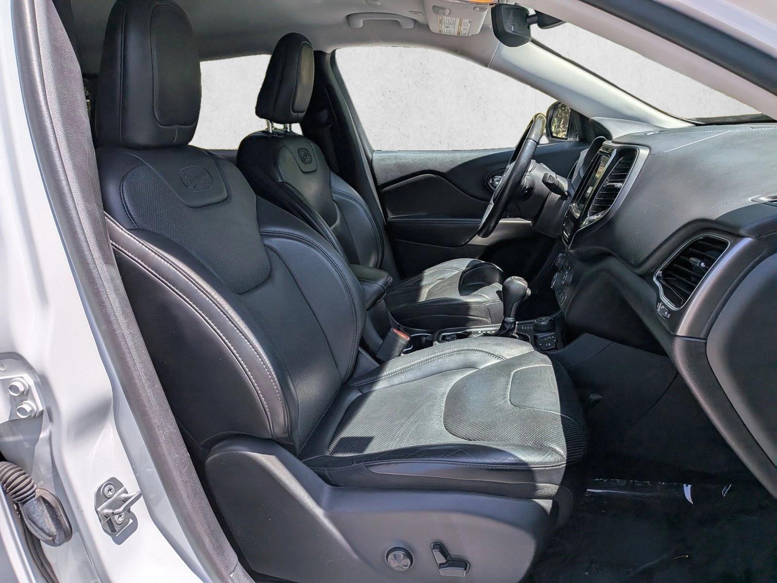 2019 Jeep Cherokee Overland - Photo 21