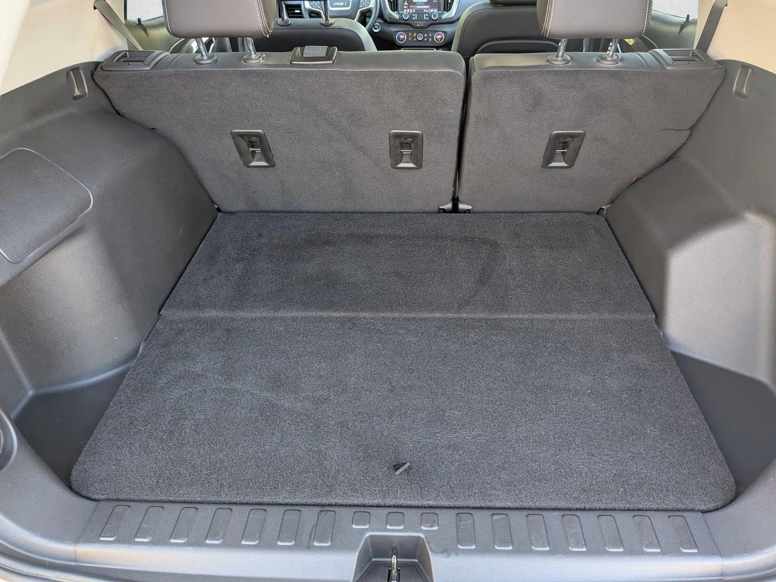 2023 GMC Terrain Denali photo 5