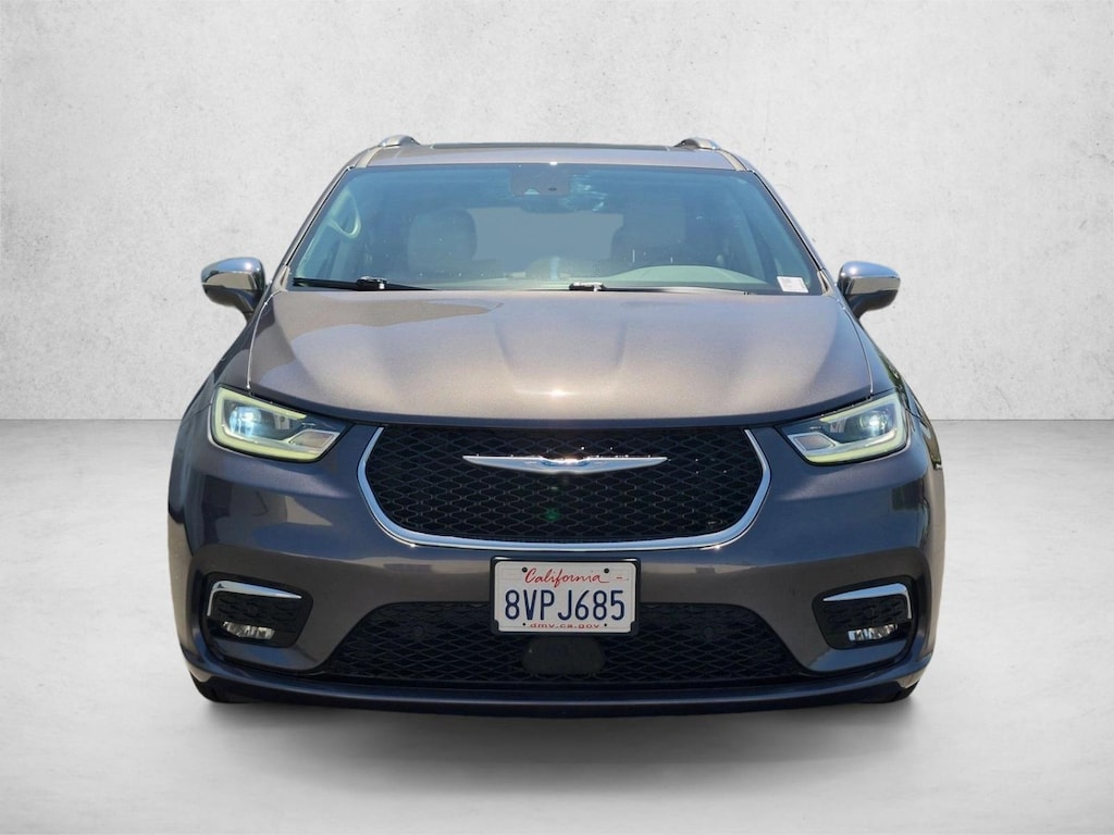 Used 2021 Chrysler Pacifica Hybrid Limited Mini-van Passenger