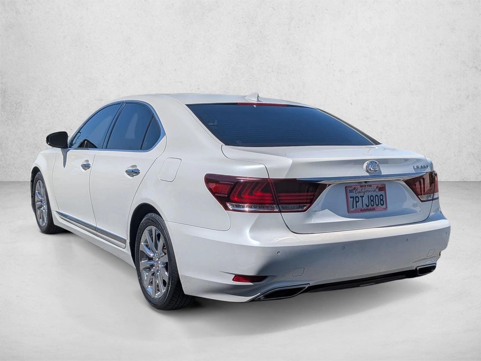 2015 LEXUS LS 460 photo 3