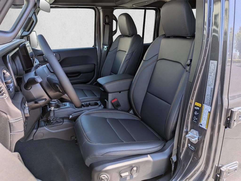 New 2026 Jeep Gladiator Sahara Truck Crew Cab