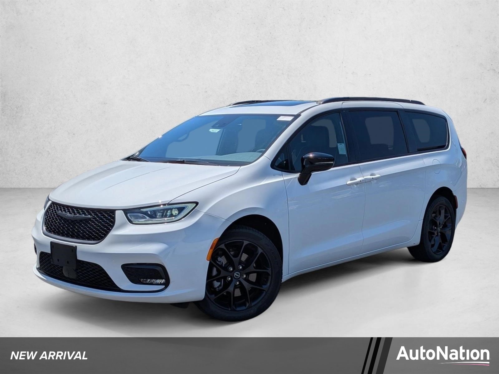 2026 Chrysler Pacifica Limited AWD's photo