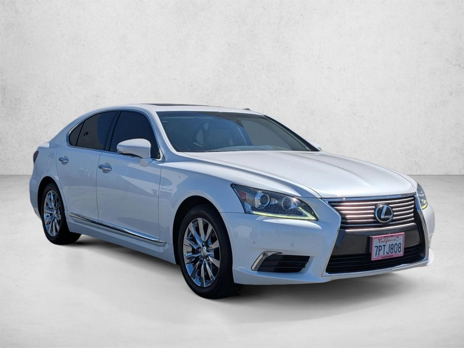 2015 LEXUS LS 460 photo 2