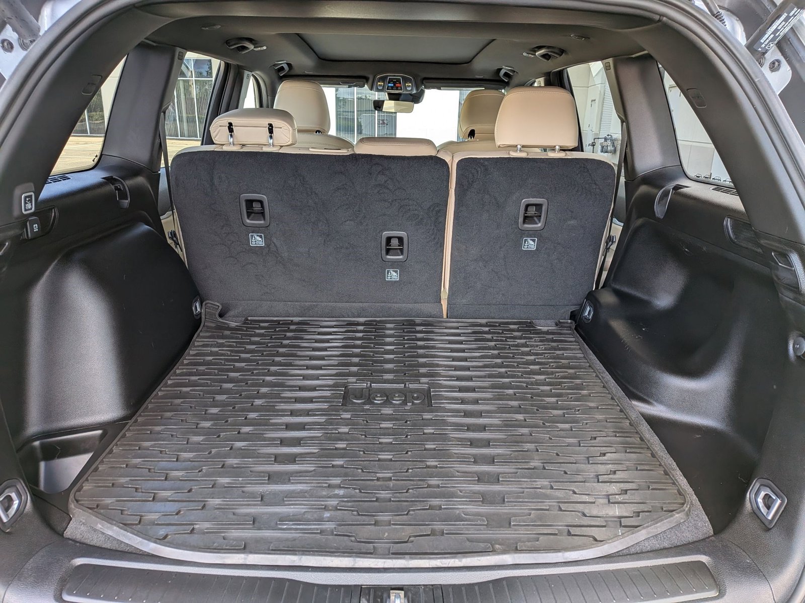 2025 Jeep Grand Cherokee Limited photo 5