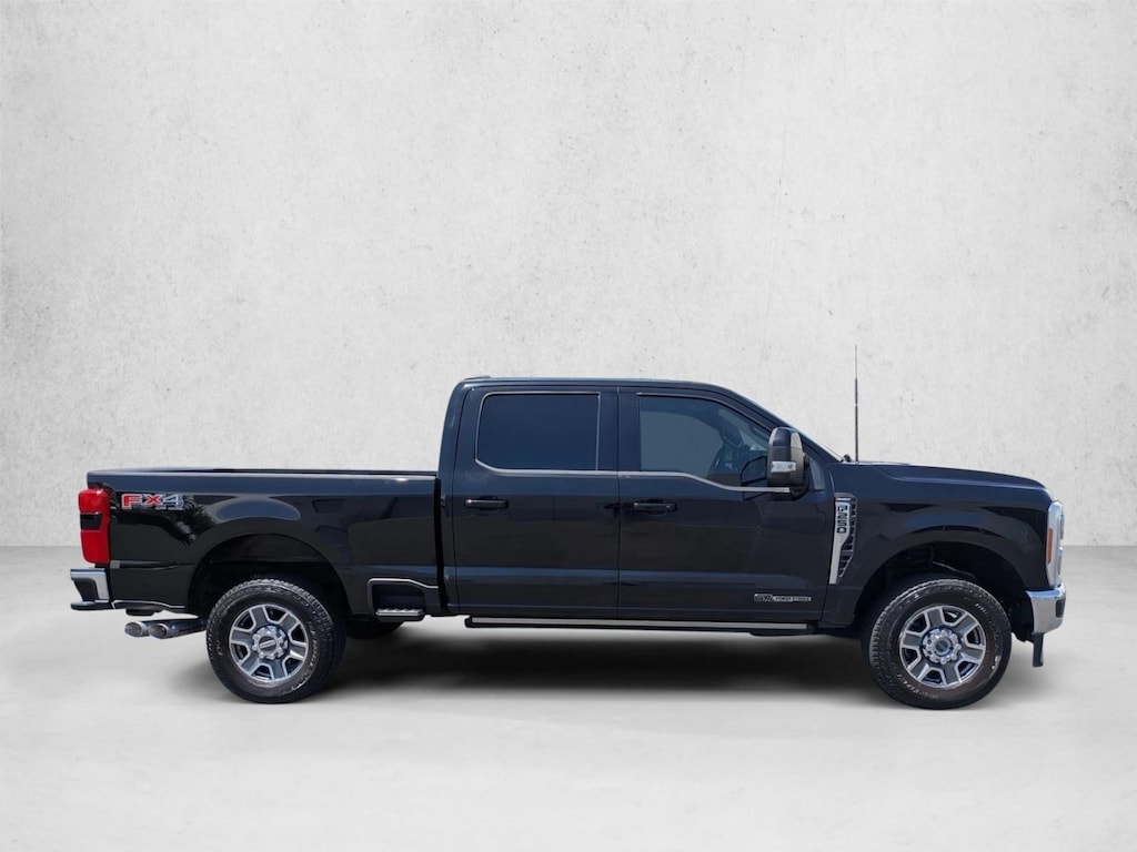 Used 2023 Ford F-250 LARIAT Crew Cab Pickup