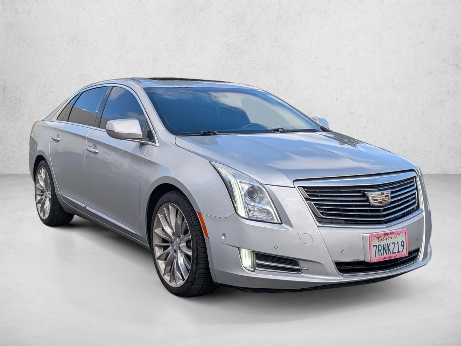 2016 Cadillac XTS Platinum photo 2