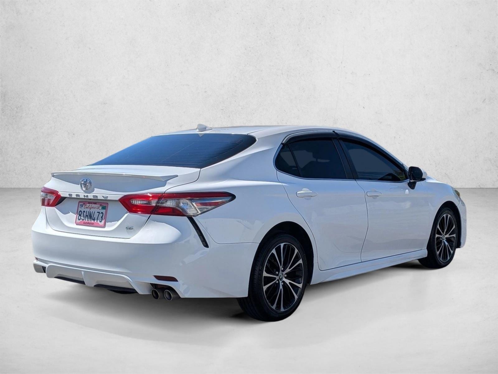 2019 Toyota Camry SE photo 5