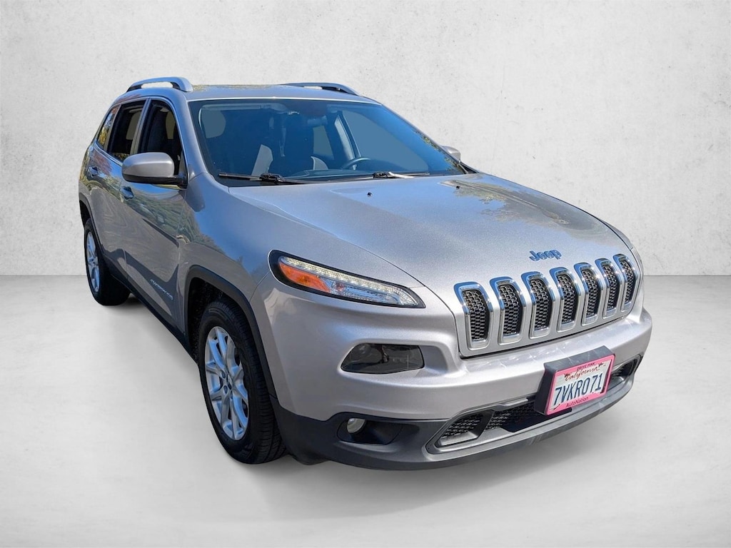 Used 2016 Jeep Cherokee Latitude Sport Utility