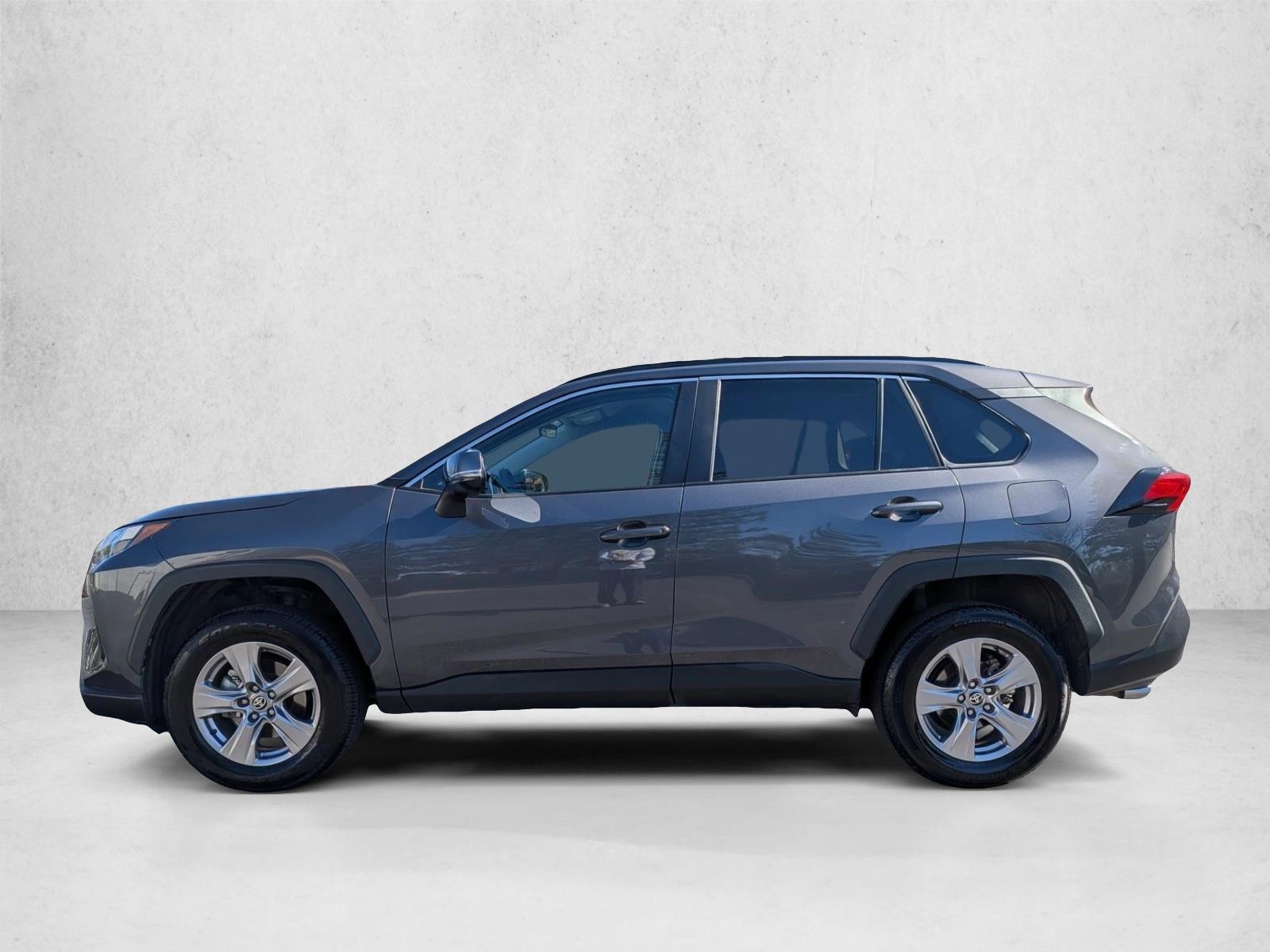 2025 Toyota RAV4 XLE photo 2