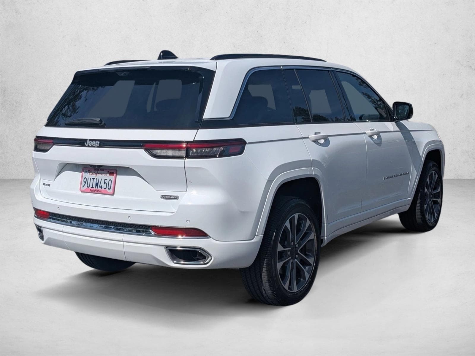 2025 Jeep Grand Cherokee Overland photo 4