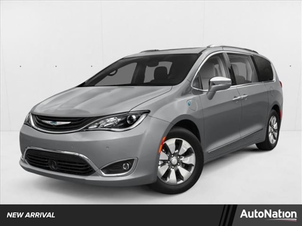 Used 2018 Chrysler Pacifica Hybrid Limited Mini-van Passenger