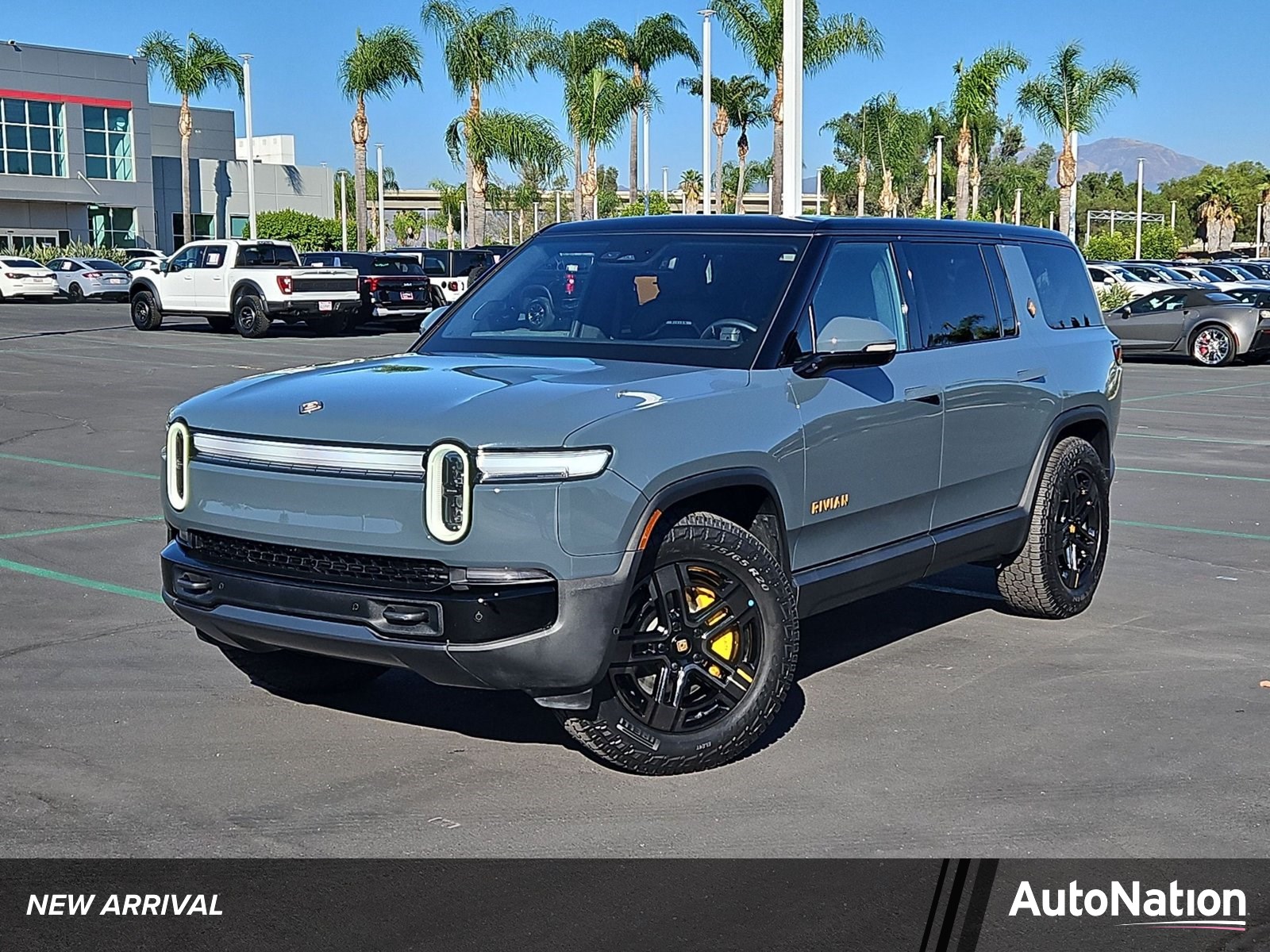  Rivian R1S