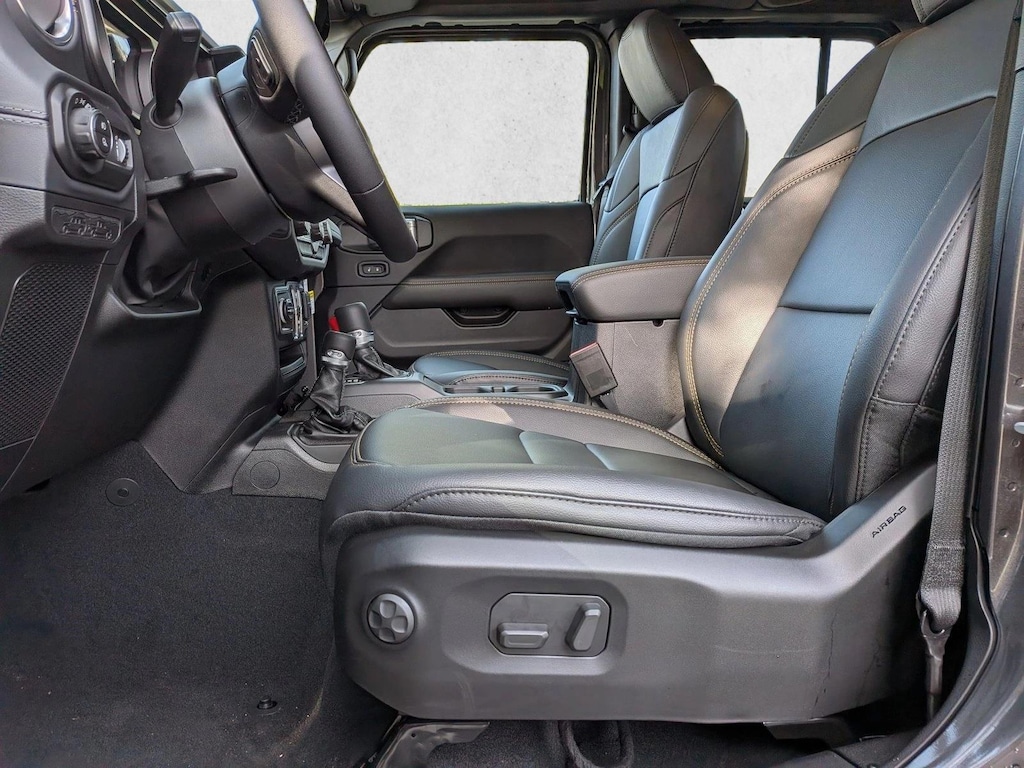 New 2026 Jeep Gladiator Sahara Truck Crew Cab