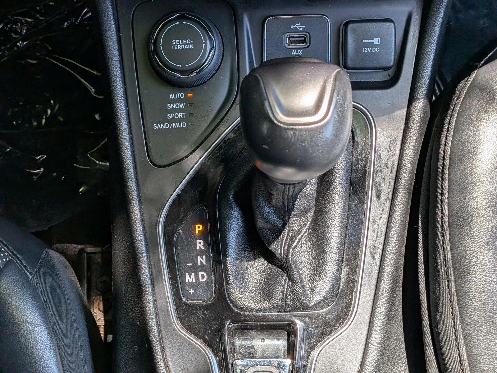 2019 Jeep Cherokee Overland - Photo 12