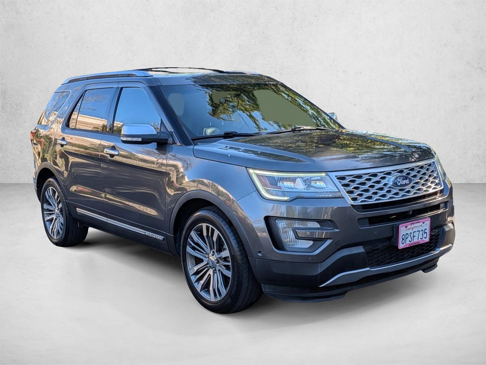 2017 Ford Explorer Platinum photo 2