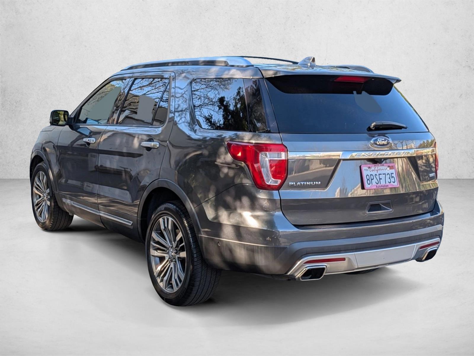 2017 Ford Explorer Platinum photo 3